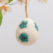 Daisy Felt Blue Hanging Easter Egg