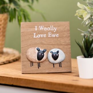‘I Woolly Love Ewe’ Pebble Sheep Wooden Plaque
