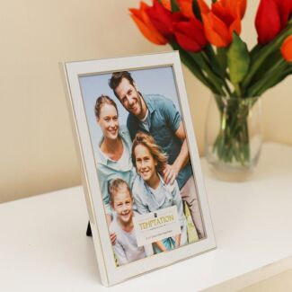 White Edged Photo Frame 8x6
