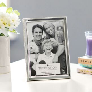 Silver-Plated Narrow Dotted Edge Photo Frame 5x7
